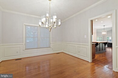 8312 Rampart Ct, Alexandria, VA 22308 - photo 6