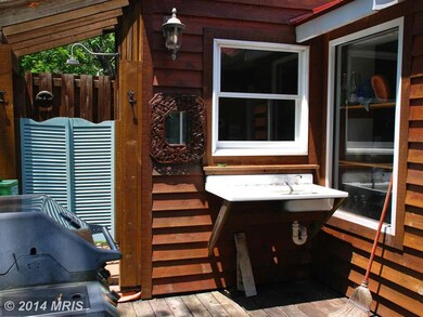 576 Tinsley Dr, Radiant, VA 22732 - photo 4