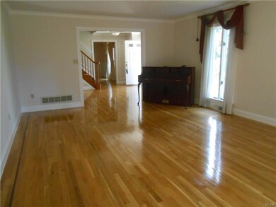 5851 Reppert Ln, Allentown, PA 18106 - photo 7