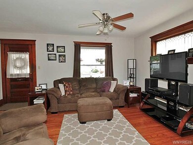 115 E Felton St, North Tonawanda, NY 14120 - photo 3