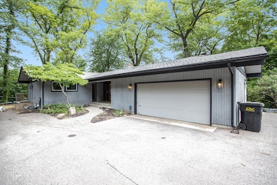 191 S Lake Doster Dr, Plainwell, MI