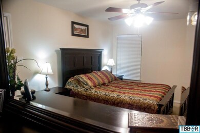 404 Blayton St, Troy, TX 76579 - photo 4