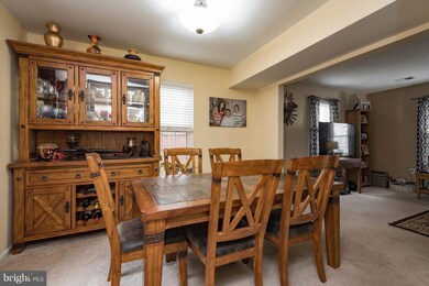 2460 Yarmouth Ln, Crofton, MD 21114 - photo 4