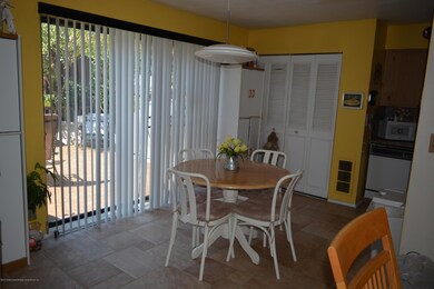 32 Arrowood Ct unit 520, Staten Island, NY 10309 - photo 3