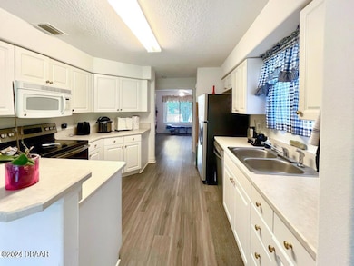 Large Open Kitchen