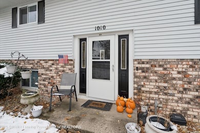 1010 Firwood St, Lansing, MI 48917 - photo 6