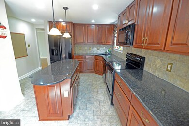 6309 Skinner Dr, Burke, VA 22015 - photo 7