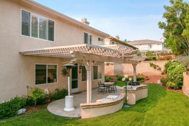 27344 Weathersfield Dr-019-002-Back Yard