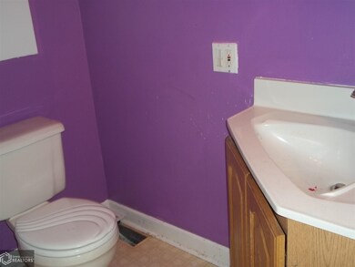 516 S Adams St, Osceola, IA 50213 - photo 4