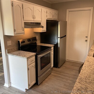 3213 S 1st St, Broken Arrow, OK 74012 - photo 4