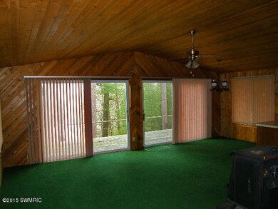 Living Room1.jpg