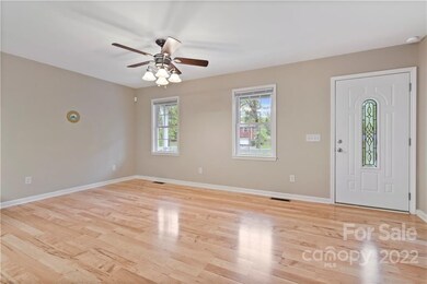 1760 Brook Dr, Asheboro, NC 27205 - photo 5