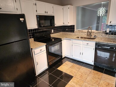 4121 Applegate Ct, Suitland, MD 20746 - photo 3