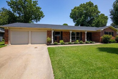 444 Brookview Dr, Hurst, TX 76054 - photo 2