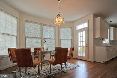 1954 Lord Fairfax Rd, Vienna, VA 22182 - photo 7