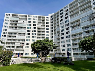 Granada House unit 302, Pompano Beach, FL 33062 - photo 3