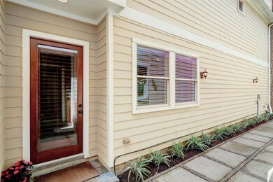 708 E 6th 1/2 St, Houston, TX 77007 - photo 2