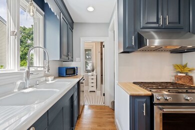 35 Richardson St unit 1, Wakefield, MA 01880 - photo 4