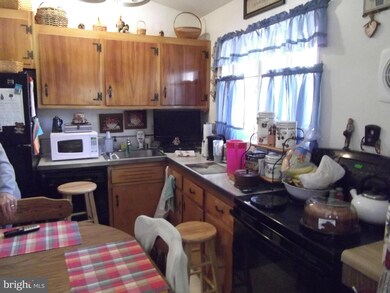 10940 Byrd Dr, Fairfax, VA 22030 - photo 4