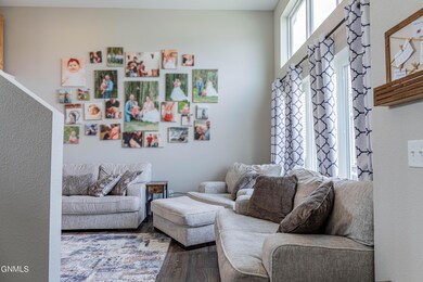 513 Fields Ct Interior - MLS Size-10