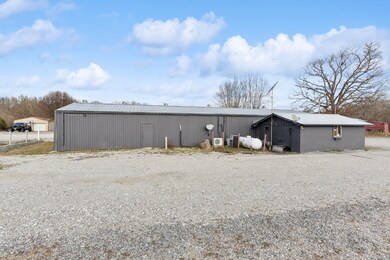 1821 Old Gamaliel Rd, Red Boiling Springs, TN 37150 - photo 4