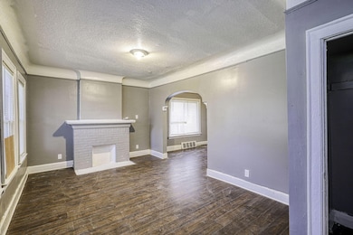 1-web-or-mls-Front Room v1 2024-07-12-24
