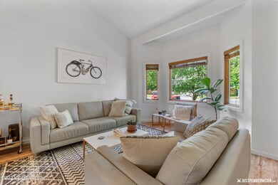 Great Room w/Bay Window