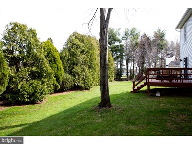 910 Shamrock Ct, Royersford, PA 19468 - photo 2