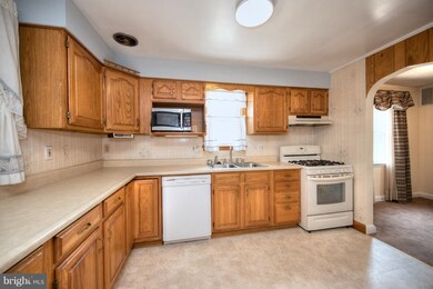 4132 Baker Ln, Nottingham, MD 21236 - photo 6