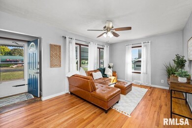 3812 N Division St, Davenport, IA 52806 - photo 4