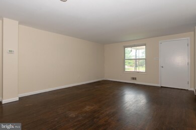1002 Middleborough Rd, Essex, MD 21221 - photo 7