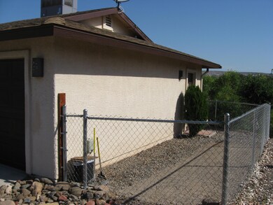 4390 E Valley View Side