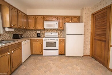 All appliances stay.