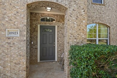 18923 Squirrel Oaks Dr, Magnolia, TX 77355 - photo 2