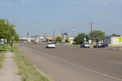 410 E Ferguson Ave, Pharr, TX 78577 - photo 2