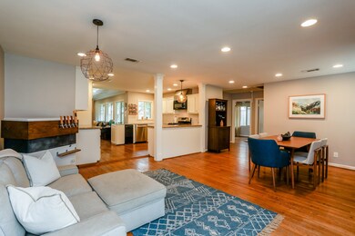 2018 Lamonte Ln, Houston, TX 77018 - photo 4