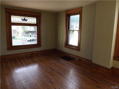 307 N 3rd St, Emmaus, PA 18049 - photo 4