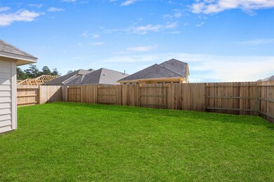 2910 Yaupon Grove Ln, Conroe, TX 77385 - photo 7