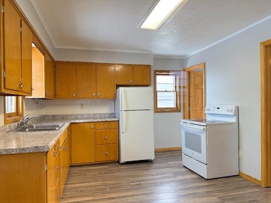 752 Franklin St, Oshkosh, WI 54901 - photo 2