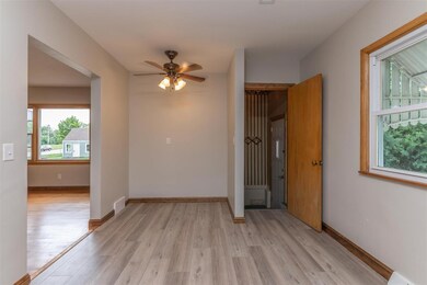 1310 W 36th St, Davenport, IA 52806 - photo 5