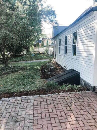 69 Crescent St, Henniker, NH 03242 - photo 4