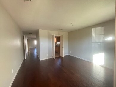 8903 Rainesville Ln, Houston, TX 77075 - photo 6