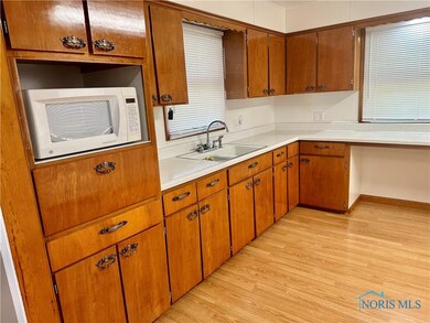 2011 Loxley Rd, Toledo, OH 43613 - photo 3