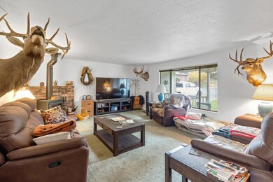 2115 Haviland Dr, Grants Pass, OR 97527 - photo 3