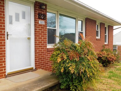 305 Seminole Dr, Madison Heights, VA 24572 - photo 3