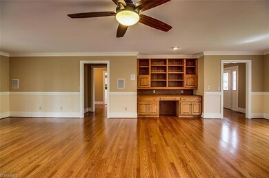 459 Greenview Dr, Asheboro, NC 27205 - photo 4