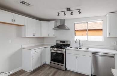 2315 N 27th St, Phoenix, AZ 85008 - photo 6