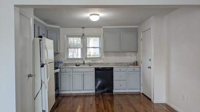 19 Reservoir Dr unit B, Randolph, MA 02368 - photo 2