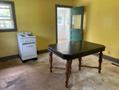 904 E Locust kitchen IMG_0356