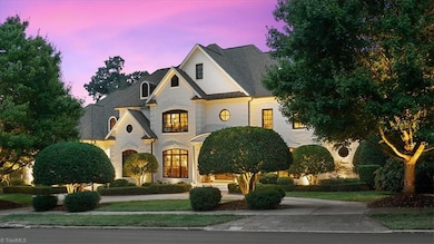 910 Sunset Dr, Greensboro, NC 27408 - photo 3